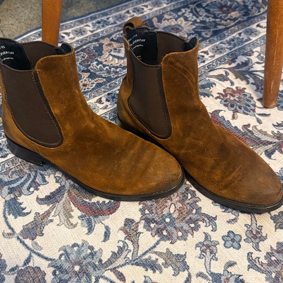 Thursday women’s suede Chelsea boot - Picture 3 of 5